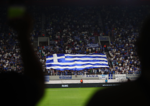 Η ανάκρουση του Εθνικού ύμνου στο ματς με την Δανία
