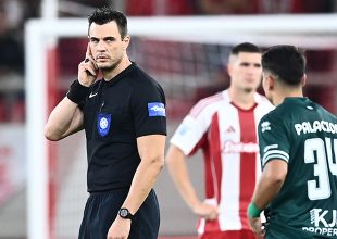 Όργιο διαιτησίας στο Φάληρο: 17 λεπτά αναμονής για να μη μετρήσει το 2ο γκολ του Λεβαδειακού