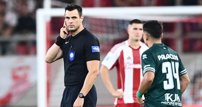 Όργιο διαιτησίας στο Φάληρο: 17 λεπτά αναμονής για να μη μετρήσει το 2ο γκολ του Λεβαδειακού