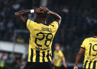 Η… μισή άμυνα του Παναιτωλικού κάλυπταν τον Οντουμπάτζο, αλλά ο βοηθός Κορώνας σήκωσε οφσάιντ