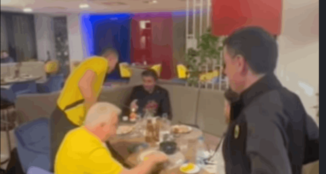 Τούρτα έκπληξη στον Team Manager της Βασίλισσας