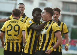 Με τα… χίλια ζόρια η ΑΕΚ την Ηλιούπολη με «χρυσό σκόρερ» Καλοσκάμη