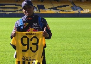 Στην Ελλάδα για την ΑΕΚ ο ένθερμος Ενωσίτης από το Τρινιντάντ! (ΦΩΤΟ)