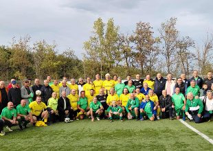 Οι Παλαίμαχοι της ΑΕΚ τίμησαν τη μνήμη Παπαδόπουλου και αγωνίστηκαν σε φιλικό με τον Λεβαδειακό