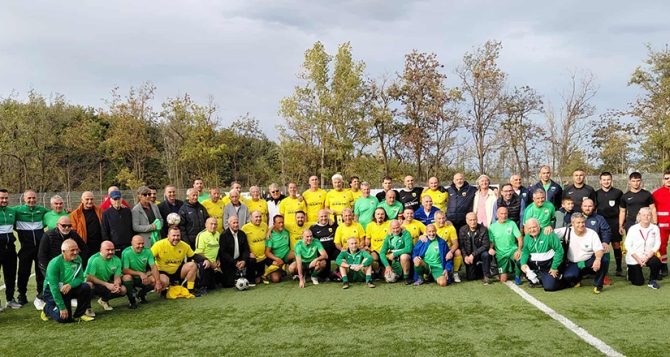 Οι Παλαίμαχοι της ΑΕΚ τίμησαν τη μνήμη Παπαδόπουλου και αγωνίστηκαν σε φιλικό με τον Λεβαδειακό Οι Παλαίμαχοι της ΑΕΚ τίμησαν τη μνήμη Παπαδόπουλου και αγωνίστηκαν σε φιλικό με τον Λεβαδειακό