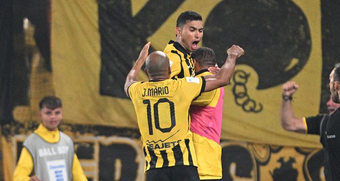 Λύτρωση με Πινέδα και οργή για τη διαιτησία