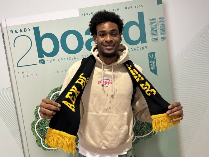 Ο Γκρεγκ Μπράουν προσγειώθηκε στην Αθήνα – Ενισχύει τη Βασίλισσα Ο Γκρεγκ Μπράουν προσγειώθηκε στην Αθήνα – Ενισχύει τη Βασίλισσα