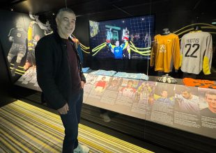 Ο Ηλίας Ατματσίδης στο Μουσείο Ιστορίας της ΑΕΚ (ΦΩΤΟ)