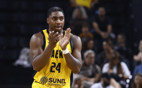 Τρομερός Μπάρτλεϊ – Όλο το… σόου απέναντι στη Ρίγα (VID)