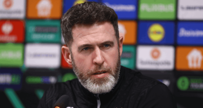 Μπράντλεϊ: «Η ΑΕΚ είναι δυνατή ομάδα, πρόκληση γι΄εμάς να παίξουμε στην έδρα της» Μπράντλεϊ: «Η ΑΕΚ είναι δυνατή ομάδα, πρόκληση γι΄εμάς να παίξουμε στην έδρα της»