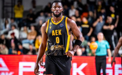 Απίστευτη ατυχία στην ΑΕΚ: Στο νοσοκομείο με διάσειση ο Γκρέι!