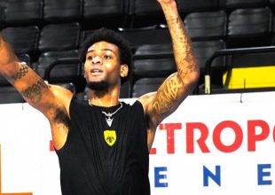 Η πρώτη προπόνηση του Γκρεγκ Μπράουν με τη Βασίλισσα (pics)