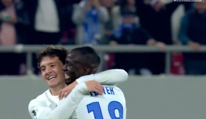 Ο Τεττέη προελαύνει και σερβίρει για το 2-0 στον Καρέτσα! (VIDEO)