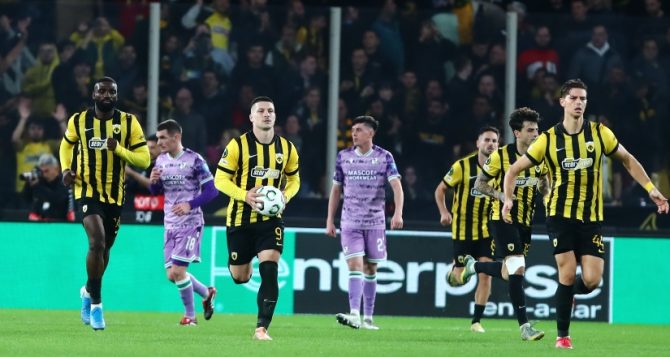 Η ΑΕΚ μοιάζει βραχυκυκλωμένη και αδιόρθωτη Η ΑΕΚ μοιάζει βραχυκυκλωμένη και αδιόρθωτη