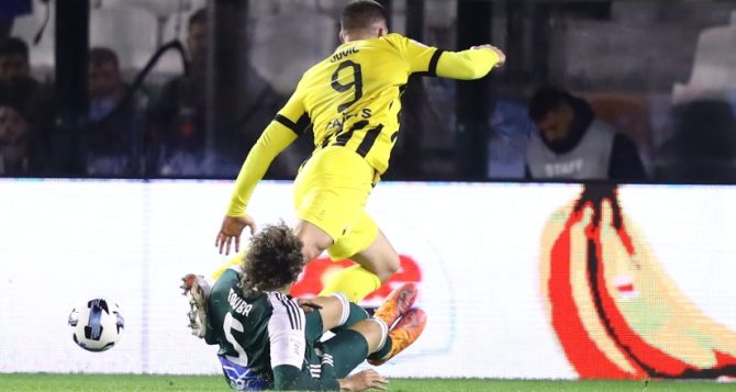 Η ΠΑΕ Παναθηναϊκός είδε… καθαρό τάκλιν του Τουμπά στον Γιόβιτς! (ΦΩΤΟ)