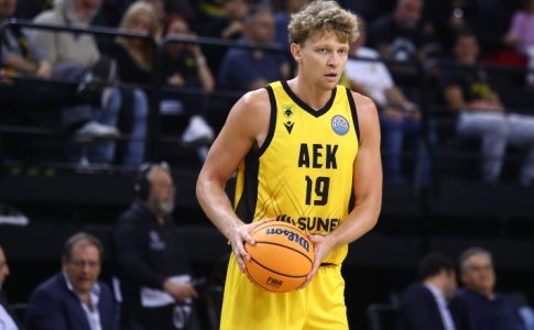 Χωρίς Κουζμίνσκας η ΑΕΚ κόντρα στον Άρη Betsson