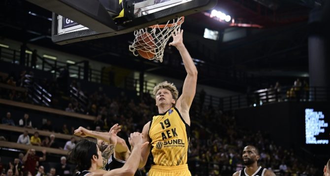 Επιστρέφει στις νίκες η Βασίλισσα και «κλειδώνει» την πρωτιά Επιστρέφει στις νίκες η Βασίλισσα και «κλειδώνει» την πρωτιά