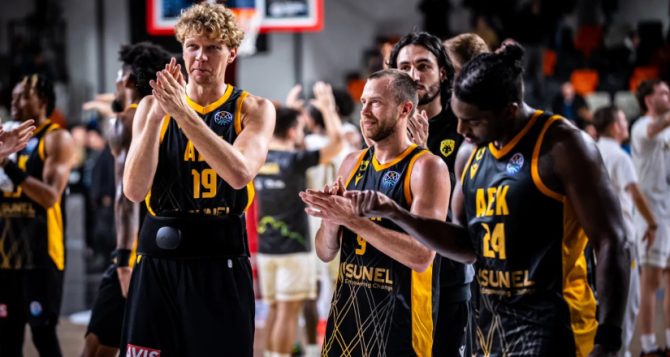 Για το 5/5 η Βασίλισσα στο Περιστέρι Για το 5/5 η Βασίλισσα στο Περιστέρι