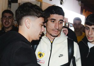 Αποθέωση για την ΑΕΚ στην Κρήτη (PICS)