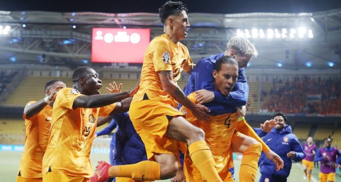 Πολωνία – Ολλανδία με «Ενισχυμένο» σκόρερ Ντεπάι