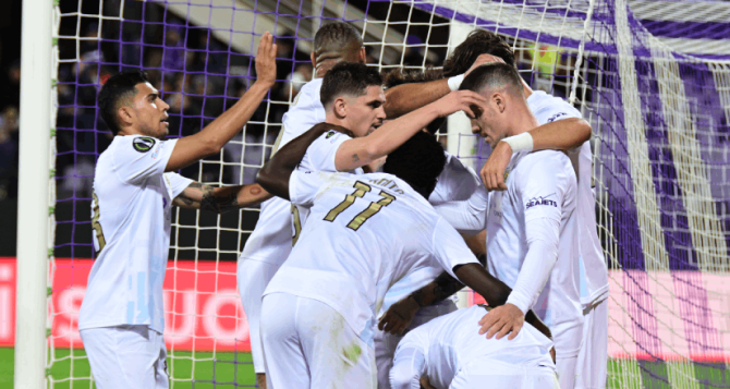 Στο κόλπο της… 8αδας ξανά η ΑΕΚ – Ήταν η κερδισμένη της αγωνιστικής