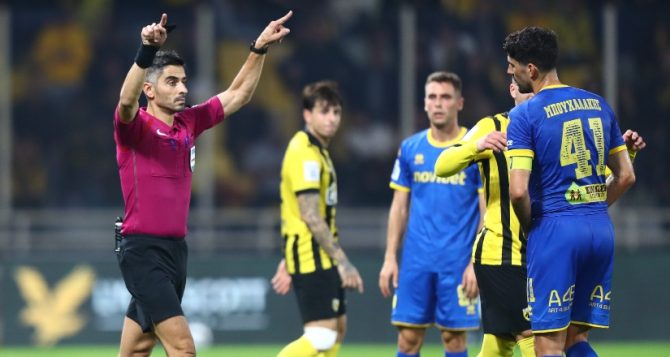 Νίκη τεράστιας σημασίας κόντρα σε «Θεούς και δαίμονες»