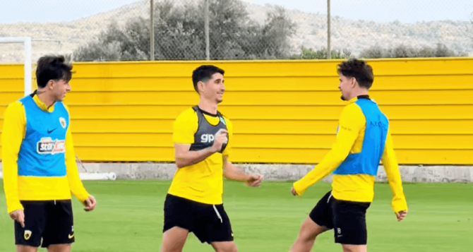 Το τραγούδι του Πήλιου και η… πλάκα του Μάνταλου στον Μαρίν (VID)