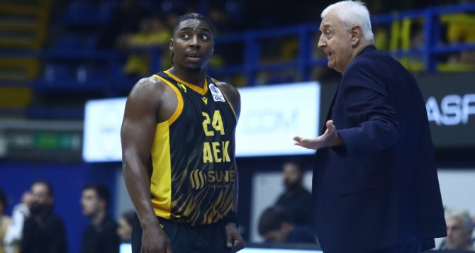 Σάκοτα: «Οι διαιτητές μας βοήθησαν να φαινόμαστε πολύ χειρότεροι»