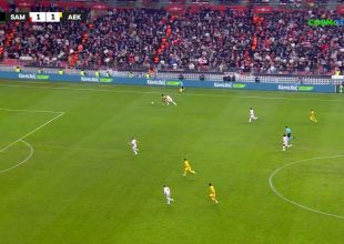 ΤΡΟΜΕΡΗ ΓΚΟΛΑΡΑ του Κοϊτά και μπροστά η ΑΕΚΑΡΑ