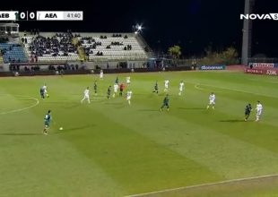 Λεβαδειακός – ΑΕΛ: Το φοβερό γκολ του Κωστή για το 1-0 (VIDEO)