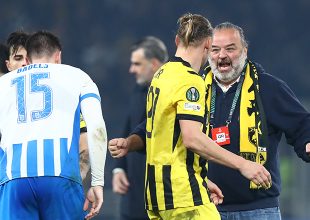 Ο Ηλιόπουλος μπήκε στον αγωνιστικό χώρο και έδωσε τα εύσημα σε Νίκολιτς και παίκτες (PICS)