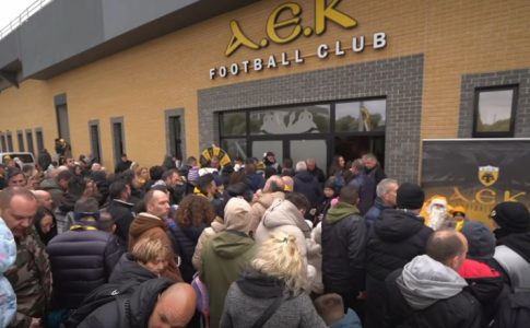 Γέμισαν χαμόγελα τα Σπάτα – Πλήθος κόσμου στην γιορτή του ΑΕΚ Kids Club στο Σεραφείδειο (vids)