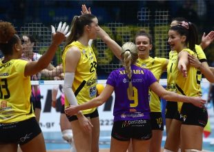 «Καθάρισε» στο Μαρκόπουλο και πήρε νέο τρίποντο η ΑΕΚ