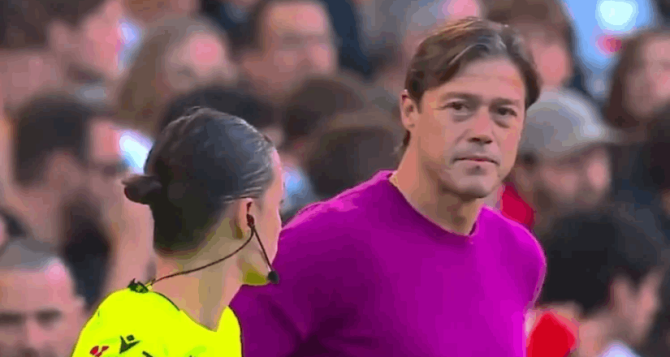 Κατηγορήθηκε για σεξισμό ο Αλμέιδα μετά το επεισόδιο με την βοηθό διαιτητή – «Σέβομαι τις γυναίκες» Κατηγορήθηκε για σεξισμό ο Αλμέιδα μετά το επεισόδιο με την βοηθό διαιτητή – «Σέβομαι τις γυναίκες»