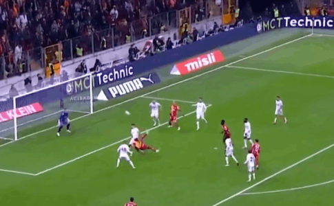 Σε ματς-θρίλερ η Σάμσουνσπορ ηττήθηκε από Γαλατασαράι στις καθυστερήσεις με ψαλιδάκι Οσιμέν