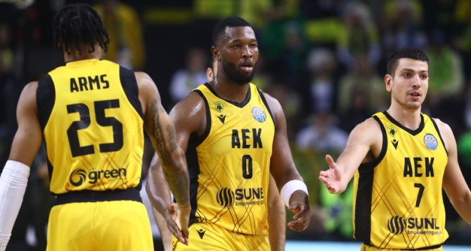 Με πίστη και τον κόσμος της η Βασίλισσα κόντρα στον Παναθηναϊκό Με πίστη και τον κόσμος της η Βασίλισσα κόντρα στον Παναθηναϊκό