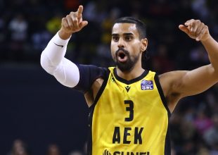 Νέο πισωγύρισμα με Κλαβέλ – Εξετάζει όλα τα ενδεχόμενα η ΑΕΚ