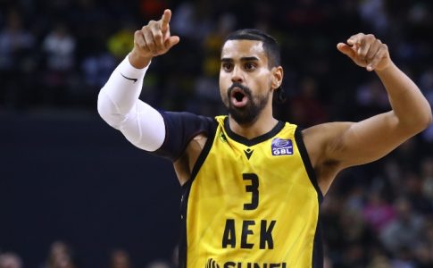 Νέο πισωγύρισμα με Κλαβέλ – Εξετάζει όλα τα ενδεχόμενα η ΑΕΚ