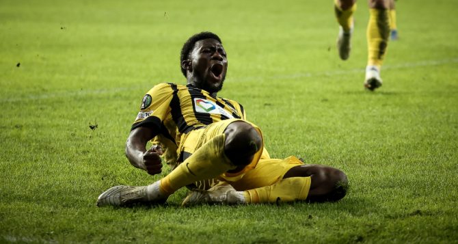 Ο ορισμός του τέλειου γκολ: Η UEFA έβγαλε το καπέλο στον Κοϊτά (VIDEO) Ο ορισμός του τέλειου γκολ: Η UEFA έβγαλε το καπέλο στον Κοϊτά (VIDEO)