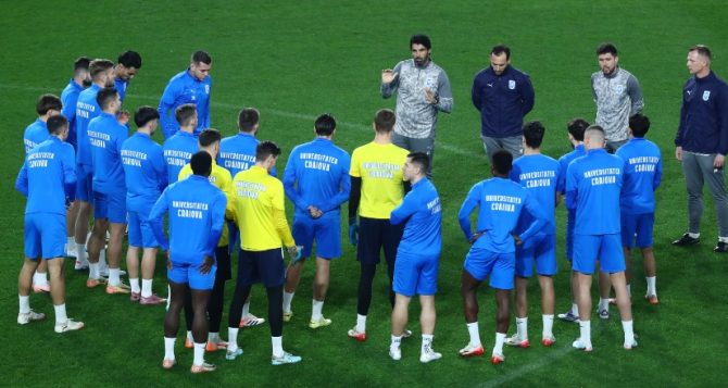 Με τριάδα στην άμυνα η ενδεκάδα της Κραϊόβα Με τριάδα στην άμυνα η ενδεκάδα της Κραϊόβα