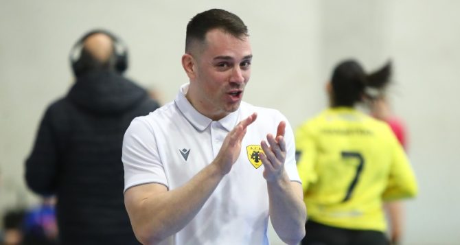 Παπαδόπουλος: «Πάμε να διεκδικήσουμε τους δύο τίτλους που μας αναλογούν!»