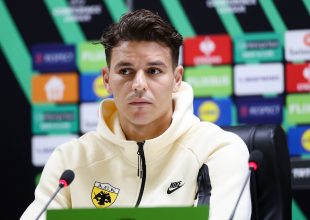 Ρέλβας: « Όλη η ομάδα αμύνεται και επιτίθεται μαζί – Εξαιρετικός ο Μουκουντί»