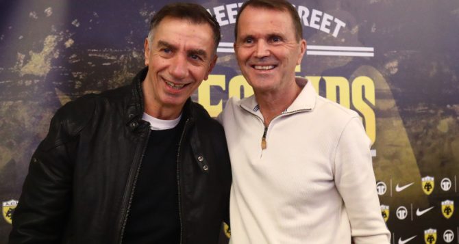 Xαμός στην Αγιά Σοφιά για τον Τόνι Σαβέφσκι – Μπορμπόκης, Μανωλάς και μικρός Γιαννάκης δίπλα στον μύθο της ΑΕΚ (ΦΩΤΟ) Xαμός στην Αγιά Σοφιά για τον Τόνι Σαβέφσκι – Μπορμπόκης, Μανωλάς και μικρός Γιαννάκης δίπλα στον μύθο της ΑΕΚ (ΦΩΤΟ)