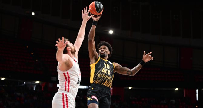 Έπεσε μαχόμενη η Βασίλισσα στο ΣΕΦ με απίθανο Σίλβα