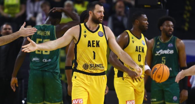 Για το απόλυτο στην Ουγγαρία η Βασίλισσα Για το απόλυτο στην Ουγγαρία η Βασίλισσα