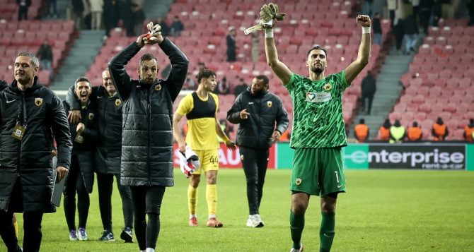 Ανατριχίλα: «Μια ιστορία από την Πόλη» από παίκτες και κόσμο στη Σαμψούντα