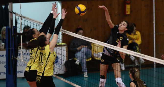 Σε ανοδική πορεία η ΑΕΚ και τέταρτο σερί τρίποντο στη Θεσσαλονίκη