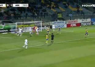 Αστόχησε ο Μουκουντί με το κεφάλι μέσα στη μικρή περιοχή (VID)