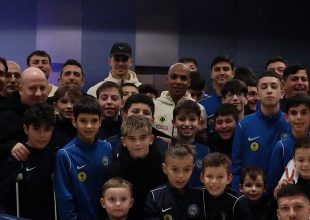 Ωραίες στιγμές: Η Academica fc στο ξενοδόχειο της AEK(ΦΩΤΟ)