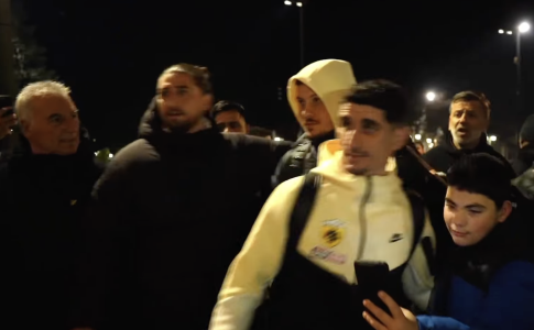 Τρομερή υποδοχή στην Τρίπολη για την ΑΕΚ (VID)